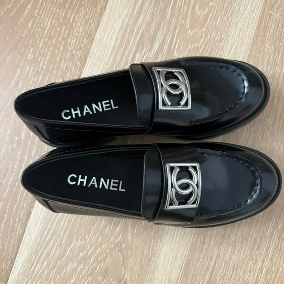 Chanel Metal CC Loafers size 37 7 black Calfskin - Picture 5 of 7